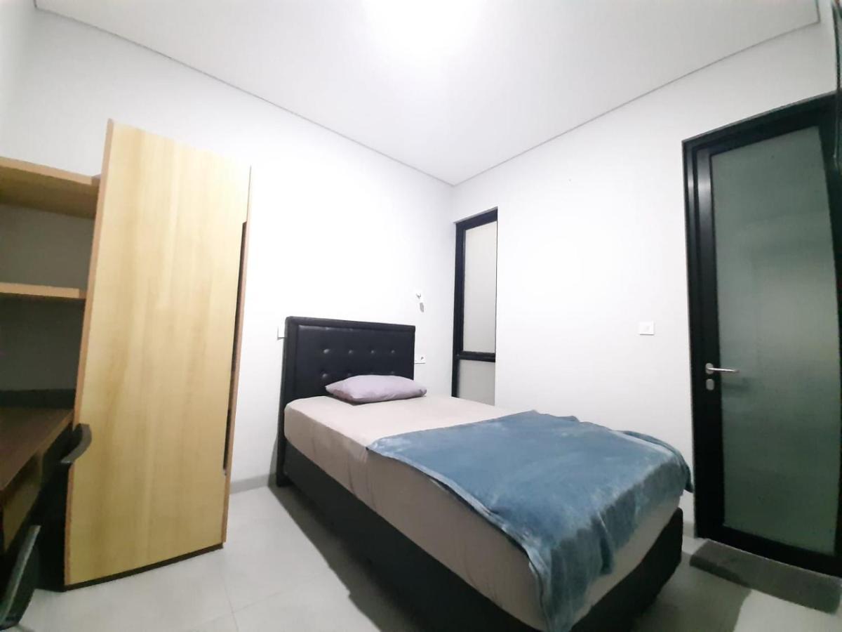 Oyo Life 92770 Cozy Puri 22 Hotel จาการ์ตา ภายนอก รูปภาพ